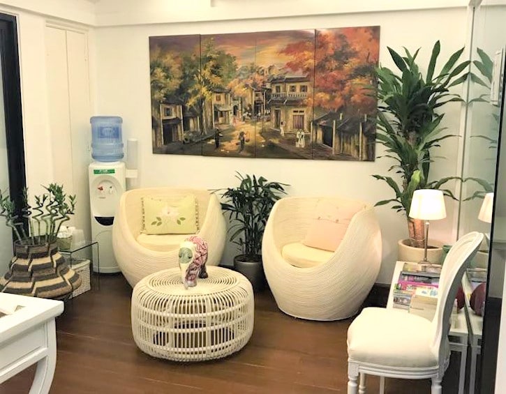 Adriana Giotta, Elephant Therapy & Training is the very first psychotherapy practice in Singapore