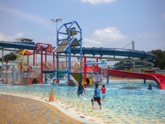 Best swimming pools and water parks in Singapore - Best Swimming Pools and Water Theme Parks for families in Singapore