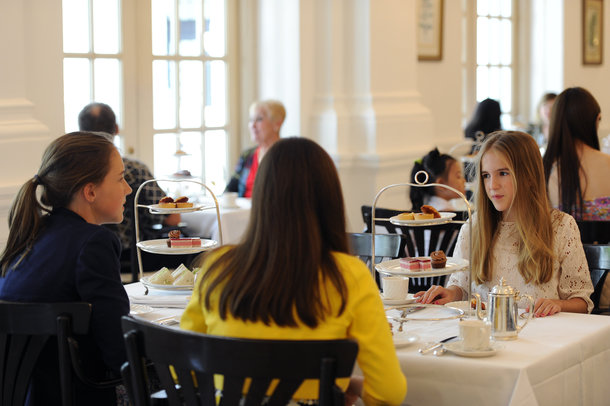 rsz_raffles_hotel_singapore_-_kids_enjoying_high_tea_at_tiffn_room
