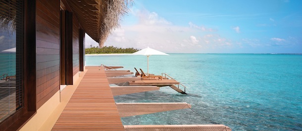 Mr-Mrs-Smith_One-and-Only-Reethi-Rah_Maldives_Deck