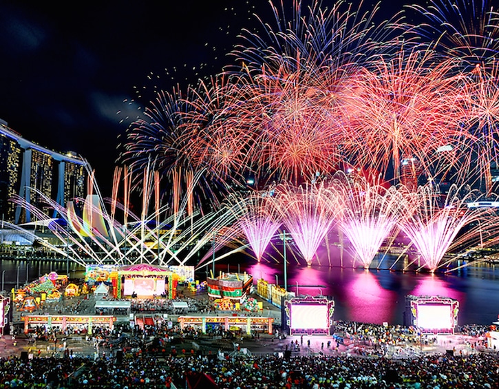 chinese new year river hongbao carnival marina bay fireworks