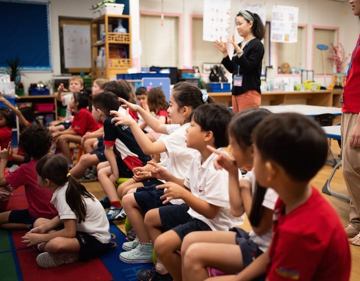 chinese immersion kindergarten students in english language arts at singapore american school