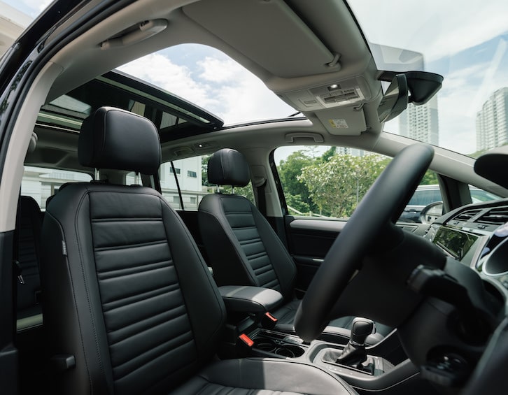 front seat interior of a volkswagen touran mpv minivan