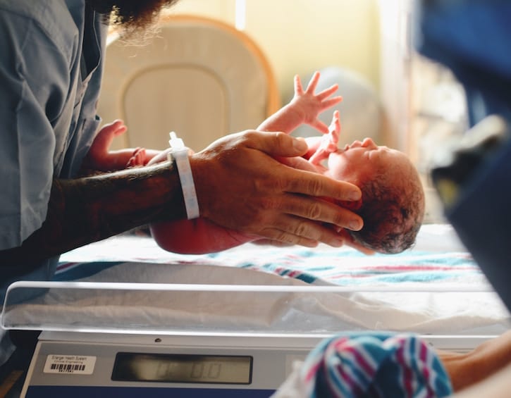 baby labour birth weighing