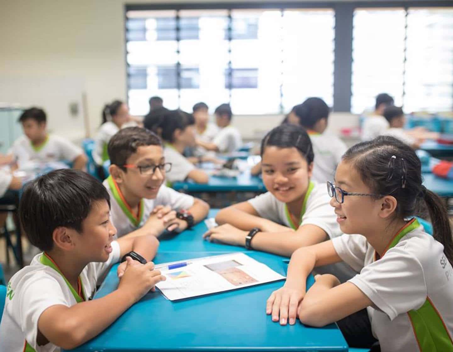 Сингапурская система образования. Ученики в Сингапуре. Сингапурская школа. Сингапурские дети в школах.