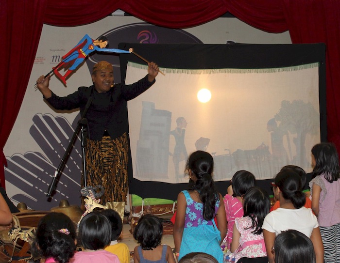 shadow puppets with adel ahmad at 398.2 storytelling festival