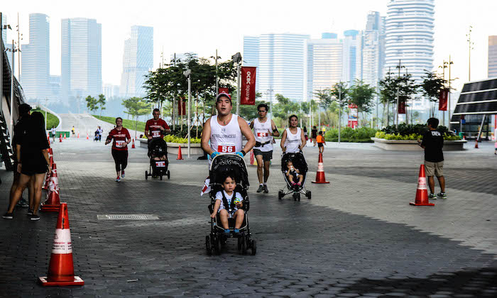 stroller race