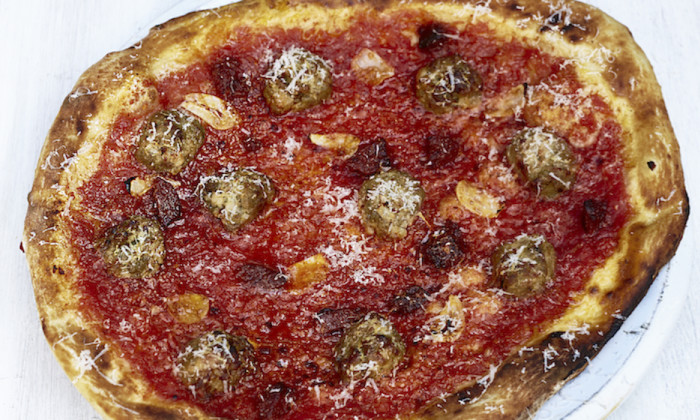 jamie's italian spicy meatball pizza