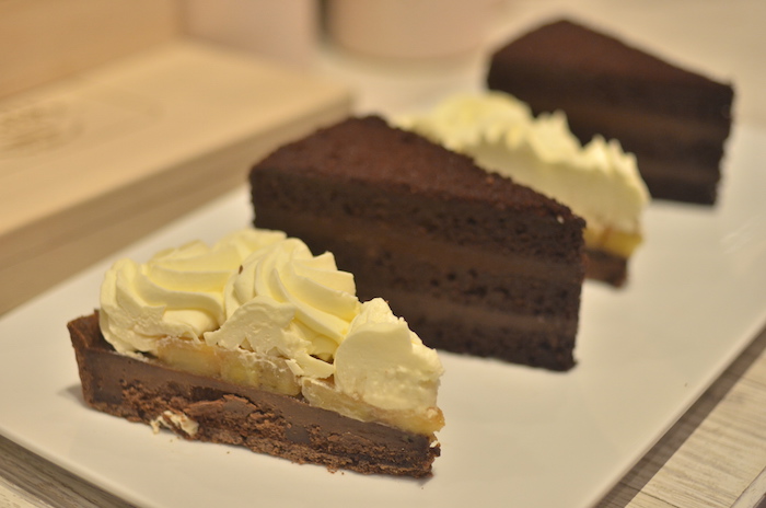 cocoa-colony-cafe-cakes