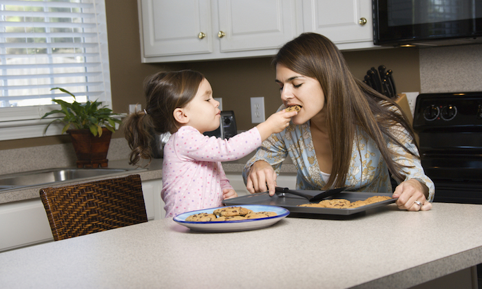 mothers-over-eating