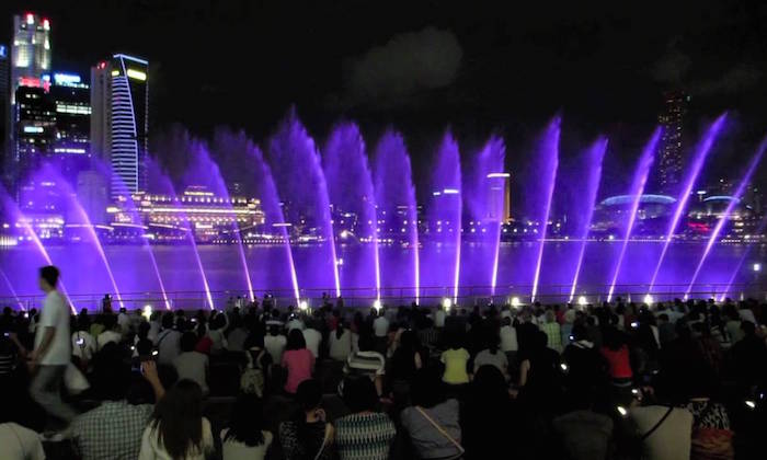 wonder-full-marina-bay-light-show