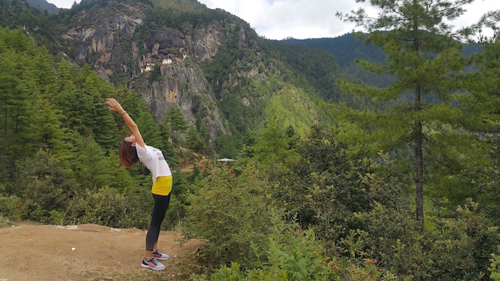 yoga-fion-lee-seated-backbend