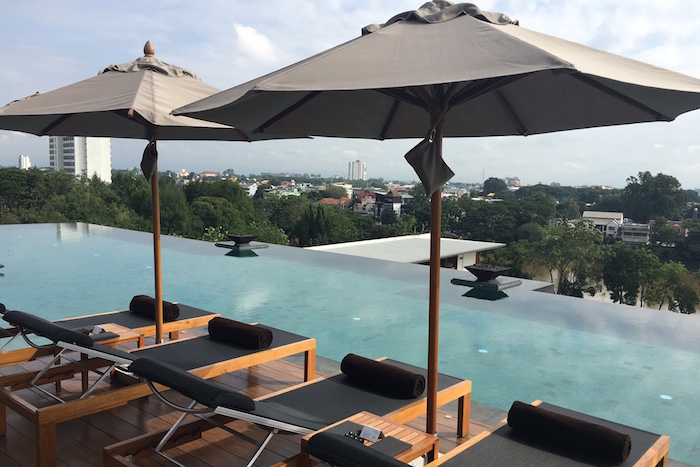 anantara-chiang-mai-rooftop-pool