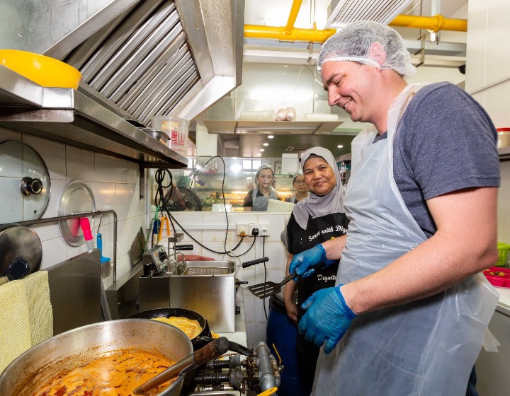 Volunteer in Singapore - Dignity Kitchen