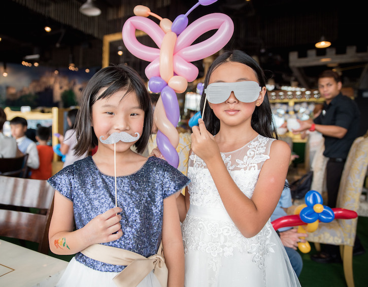 Magicians Singapore for kids parties and birthday party