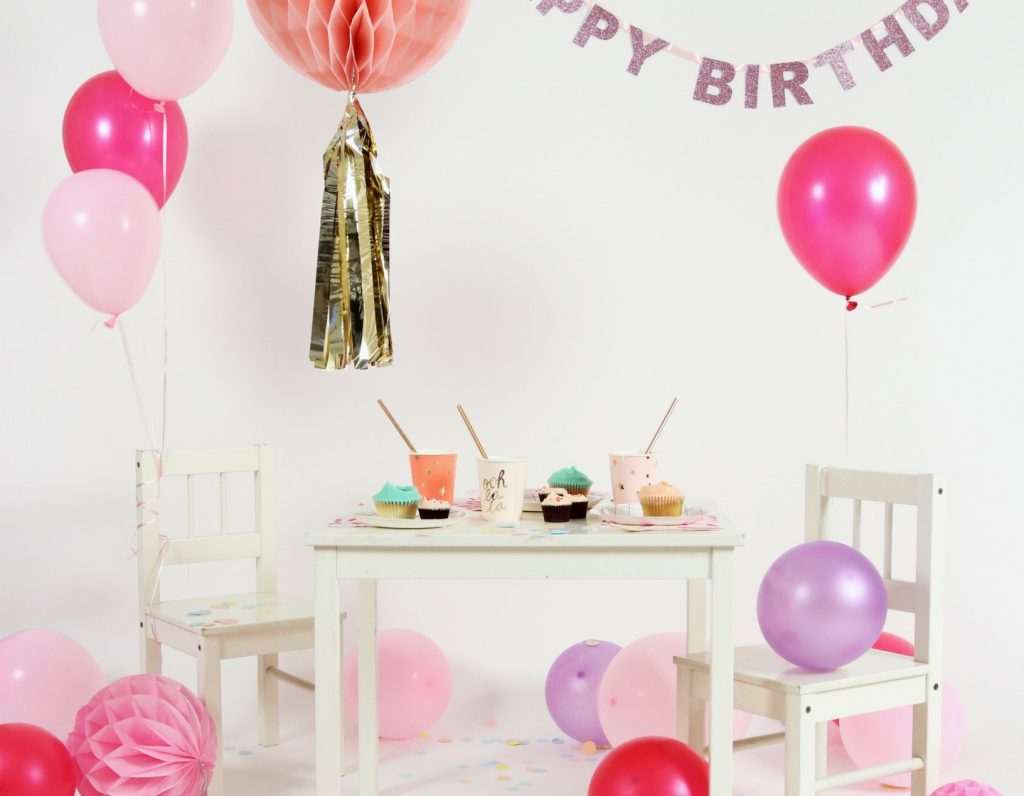 Glittering Eyes: An one-stop online shop for party supplies