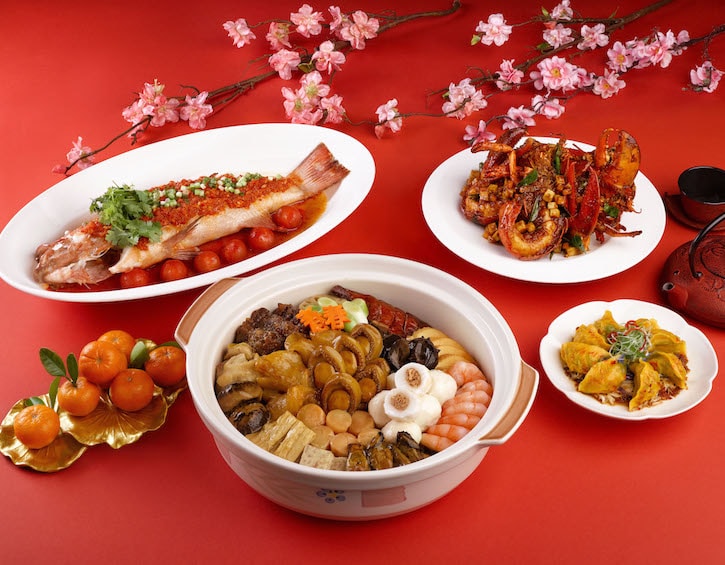 chinese new year food lo hei yu sheng at fullerton hotel singapore