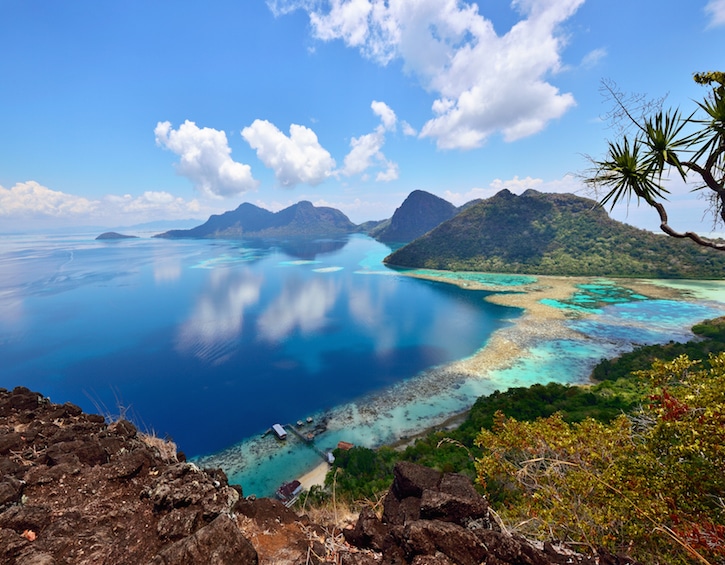 Scenic view of Bohey Dulang Islands, and ancient volcano in Tun Sakaran marine National park, Semporna, Sabah Borneo, Malaysia