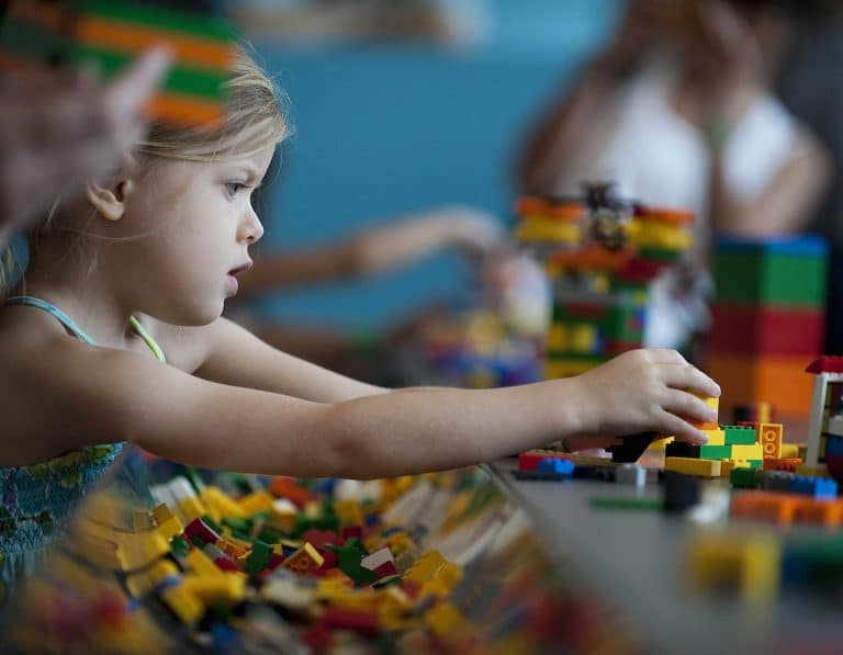 growth-mindset-lego-girl-building