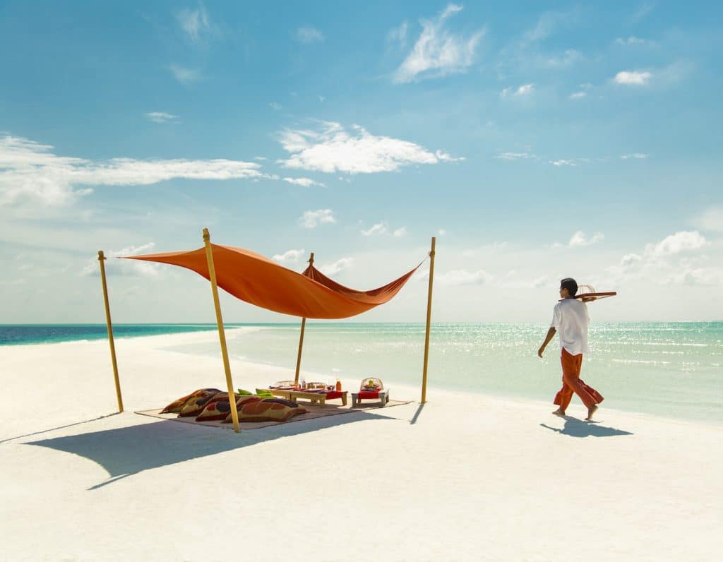 Barefoot luxury at Como Cocoa Maldives overwater villa paradise