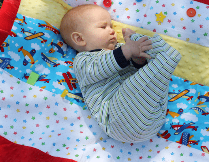 baby-outdoor-play-mat