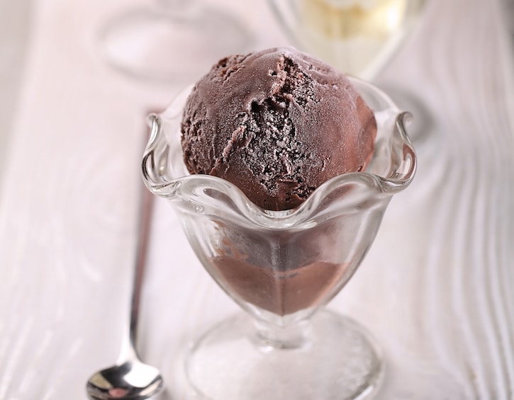 Swensens-Guilt-Free-Chocolate-Vanilla-Strawberry-ice-cream