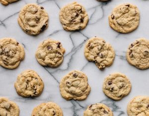 things to do with kids at home bake cookies