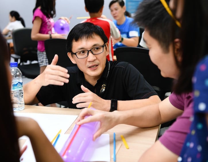 pang hoke wei of 3m singapore loves teaching kids about science