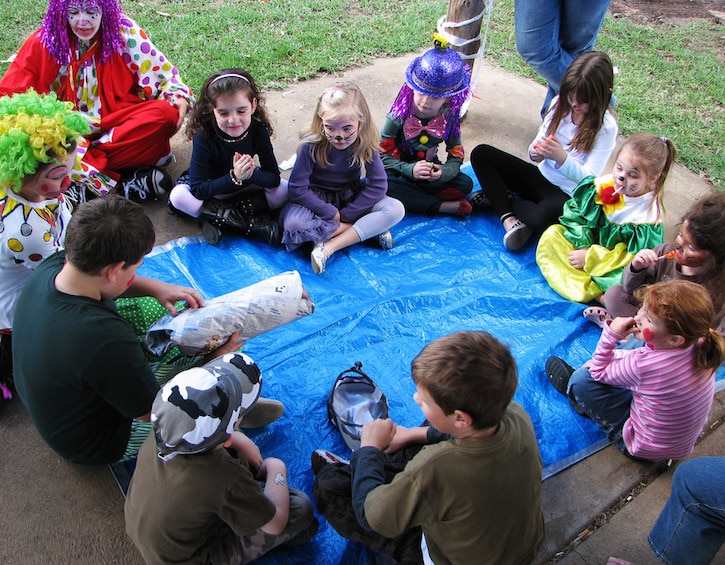 pass-the-parcel-party-game