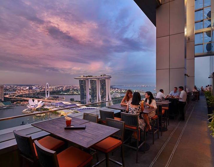 rooftop bar Singapore: LeVeL33