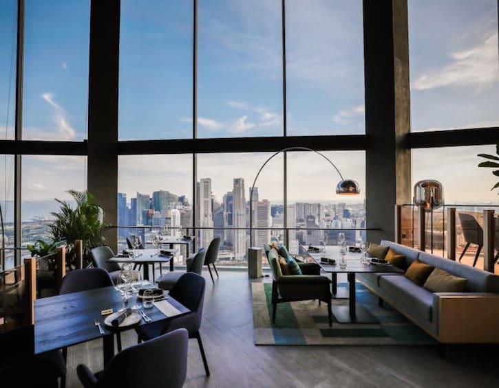 rooftop bar Singapore: Skai with stunning views