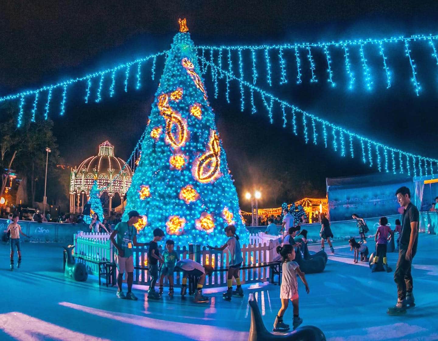 Where To See Christmas Lights Decorations And Snow In Singapore Where To See Christmas Lights Decorations Snow In Singapore This Holiday Season