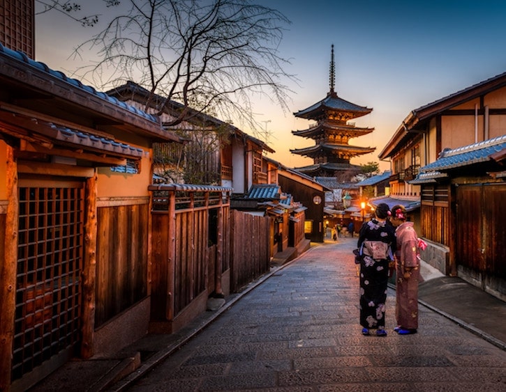 The Japan you imagine: Kyoto Gion district complete with geishas 