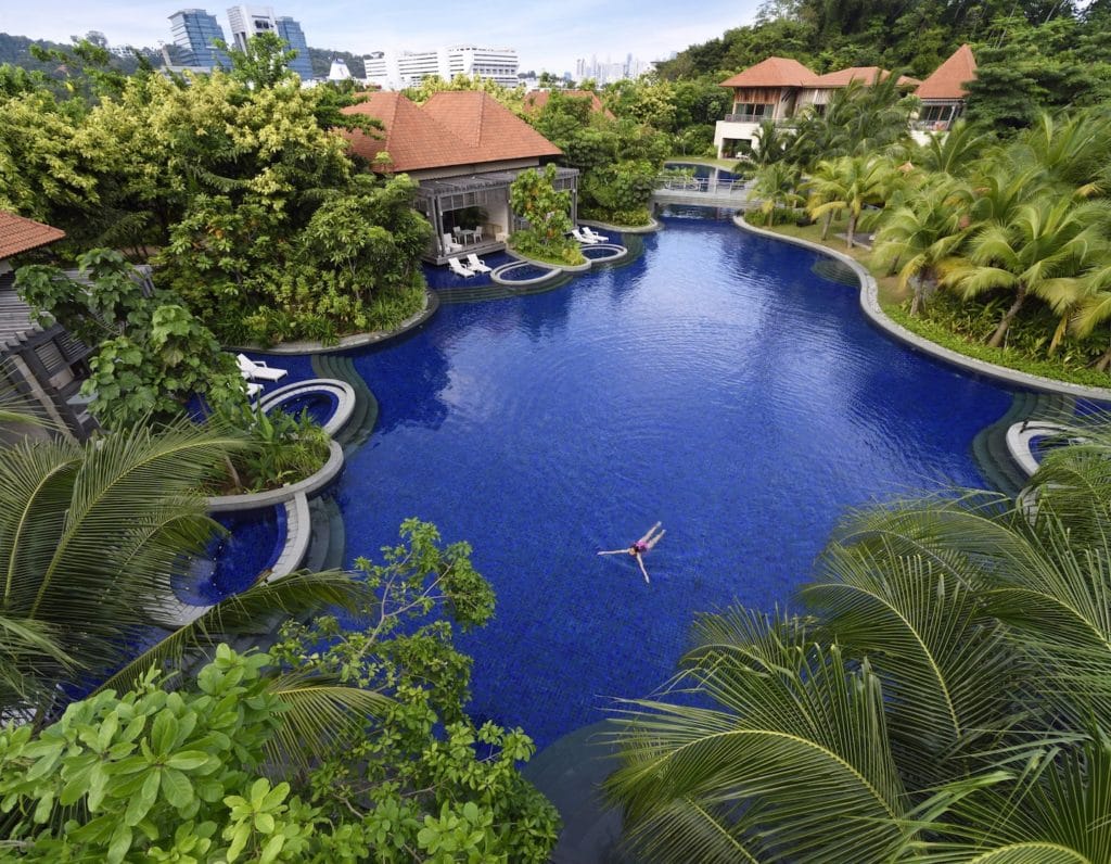 staycation-singapore-sentosa-rws-beach-villas-pool