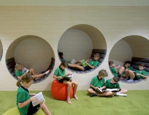 Students reading at GESS