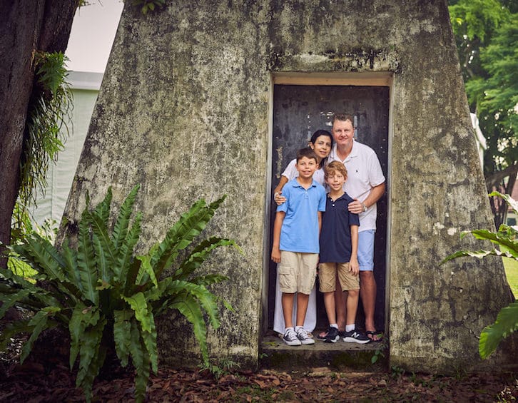 outdoor family photoshoot in fort canning park singapore by family photographer tomato photo