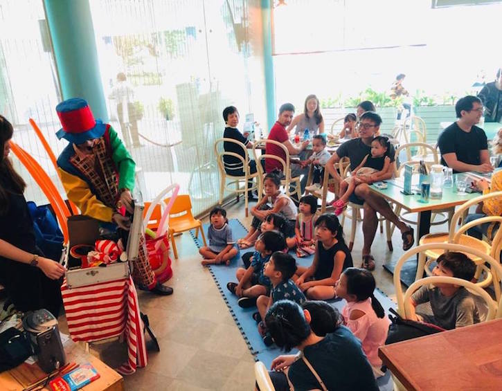 kids friendly cafe by the sea with play for kids