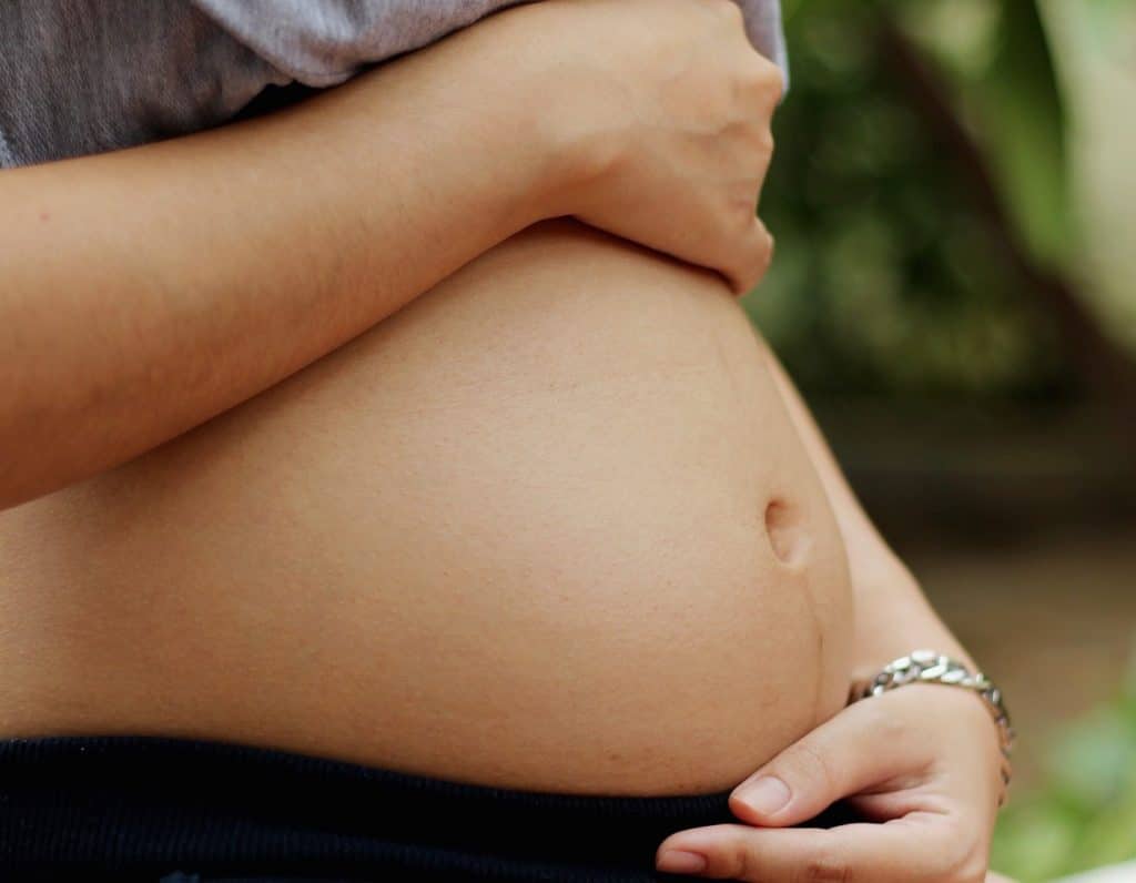 health2mama pregnant woman tummy