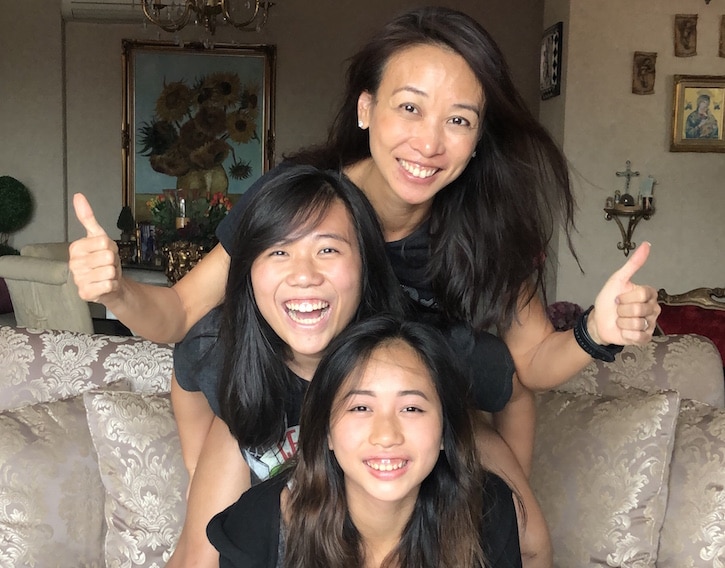 laura koh at home with her two daughters