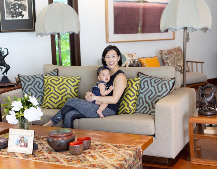 that mama rachel loh utama spice aromatherapy yoga at home with infant daughter