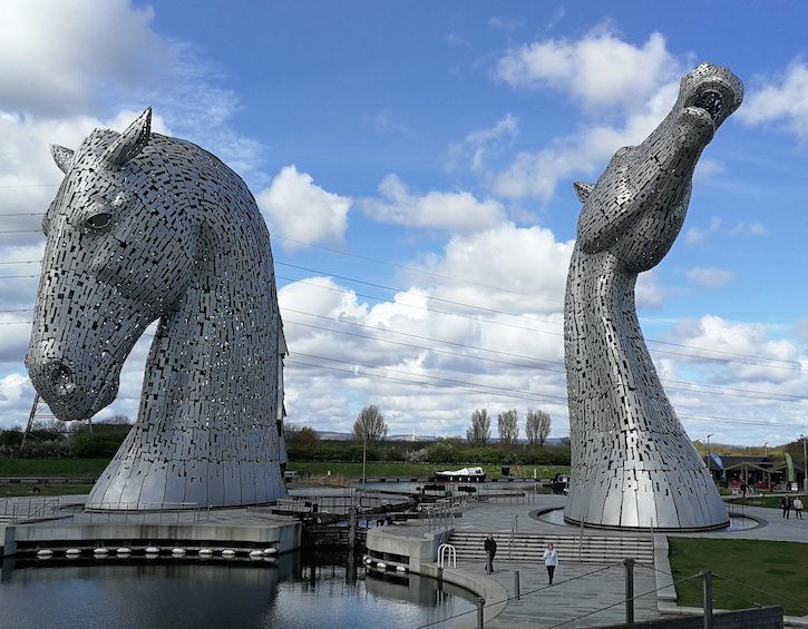 overseas singaporean mama claudine chan recommends the kelpies in falkirk scotland