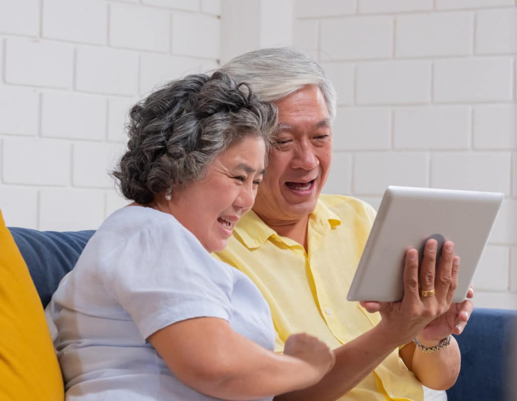 grandparents bonding video chat covid