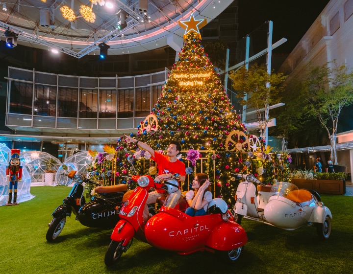 meet Santa in Singapore – Capitol Singapore Sidecar Santa