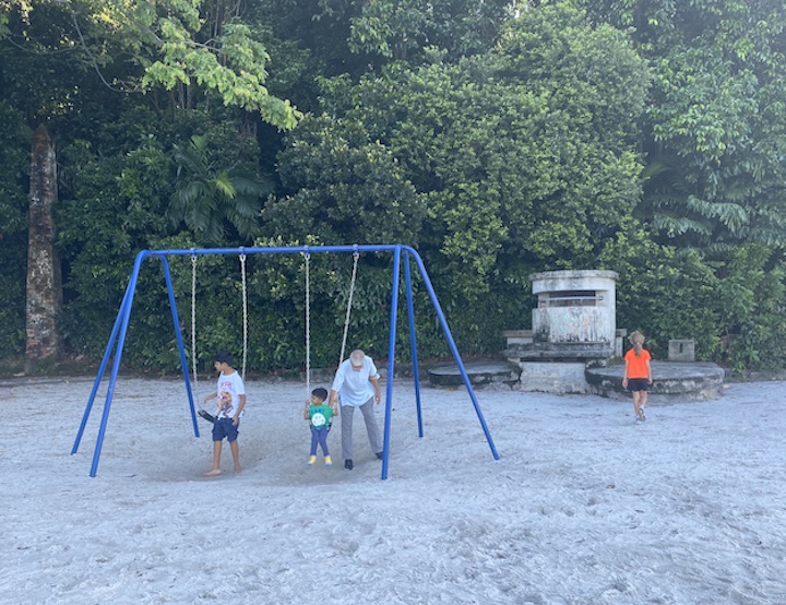 abrador park playground
