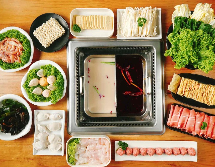 Steamboat Singapore Shi Jian Hot Pot yin yang hotpot broth meat vegetables