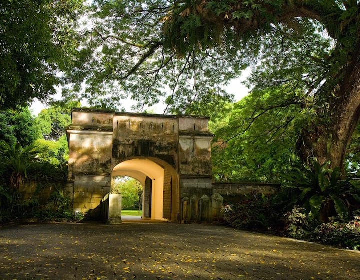 best hiking singapore kid friendly fort canning park trails