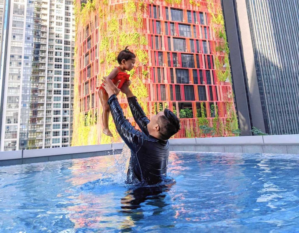 staycations-singapore-family-kids-sofitel-singapore-city-centre-pool