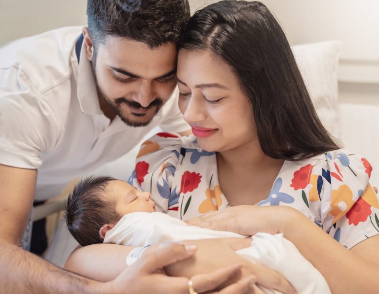 mount elizabeth hospital give birth breastfeeding lactation consultant