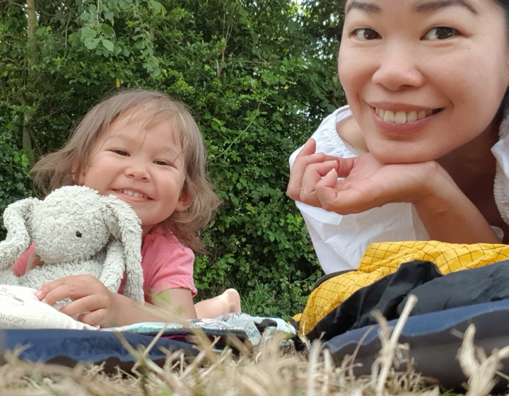 Singaporeans Abroad - Chelsey Tang and daughter