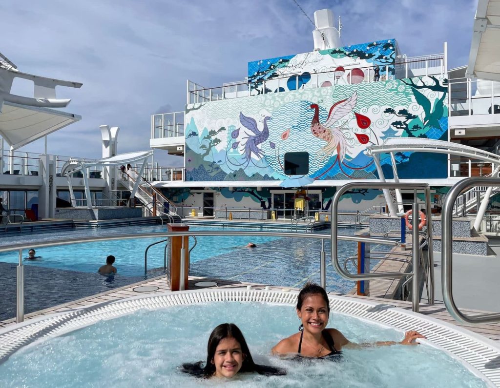 dream-cruise-pool